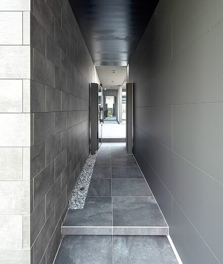 玄関ポーチ（タイル）